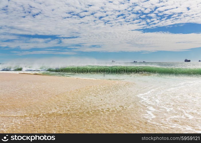 Powerful oceanic wave