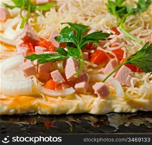 prepack pizza home on a plate