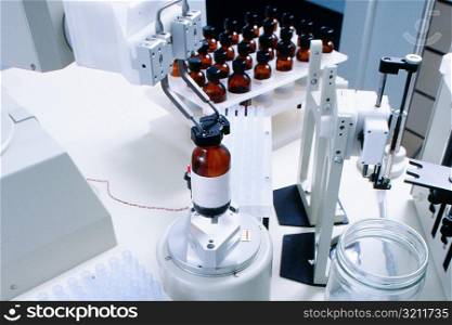 Preparation of artificial flavor samples with the help of robotic arms