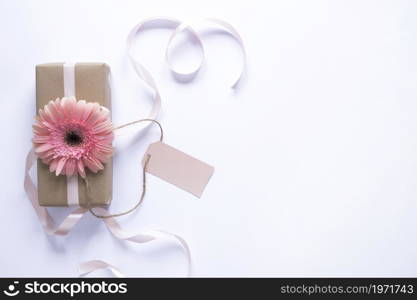 present box flower mothers day. High resolution photo. present box flower mothers day. High quality photo