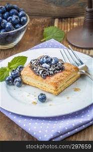 Puff pastry with blueberries and fresh mint