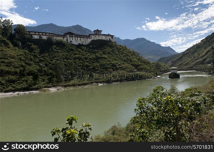 Puna Tsang Chhu River flowing in front of Wangdue Dzong, Wangdue Phodrang, Bhutan