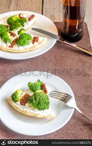 Quiche with broccoli and sun dried tomatoes