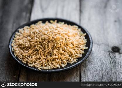 Raw brown rice