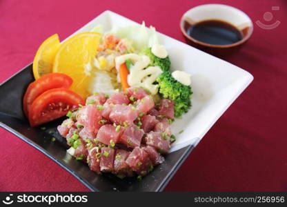 Raw tuna salad