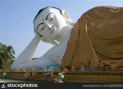 Reclining Buddha, Bago, Myanmar, Asia
