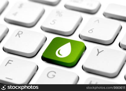 Recycle icon on computer keyboard for genn engery concept