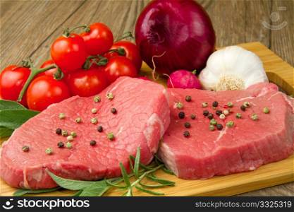red meat with fresh vegetables
