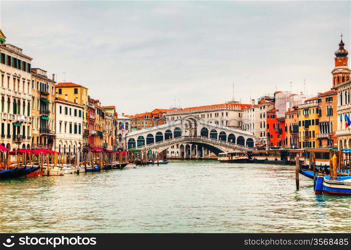 Rialto Bridge (Ponte Di Rialto) in Venice, Italy on a cloudy day
