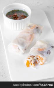 Rice paper rolls with prawn, shiitake and glass noodles 