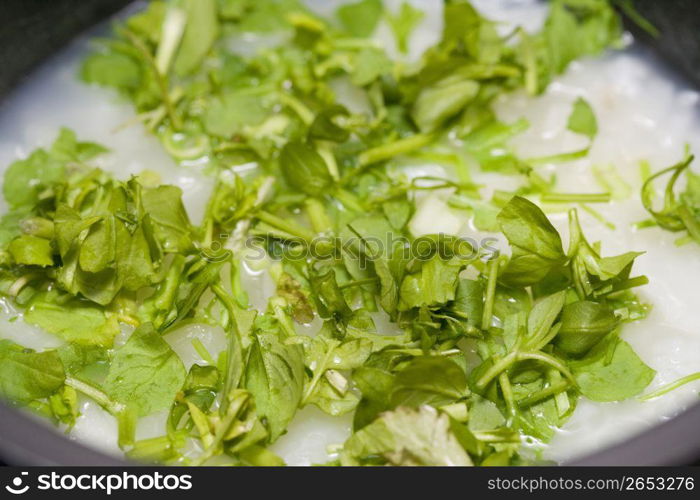 Rice porridge with seven spring herbs