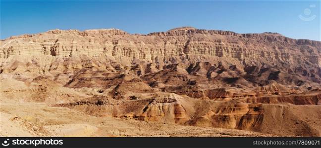 Rim wall of the Small Crater (Makhtesh Katan) in Israel&rsquo;s Negev desert