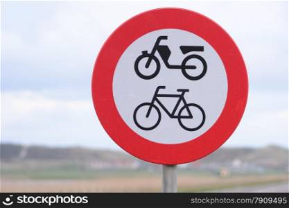 roadsign stating no access for bicycles