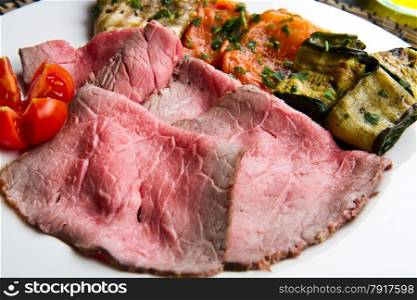 roastbeef with grilled vegetables