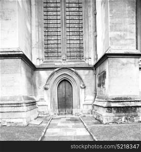 rose window weinstmister abbey in london old church door