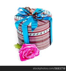 Round gift box with ribbon