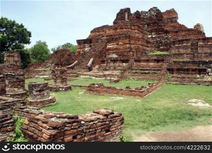 Ruins in wat Mahathat in Ayuthaya, Thailand