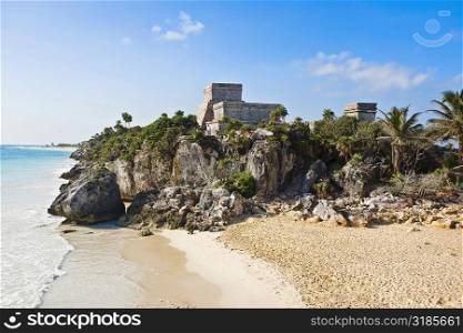 Ruins of a castle at the seaside, Zona Arqueologica De Tulum, Cancun, Quintana Roo, Mexico
