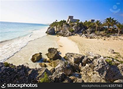Ruins of a castle at the seaside, Zona Arqueologica De Tulum, Cancun, Quintana Roo, Mexico