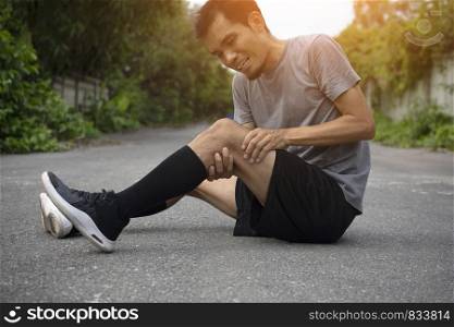 Runner Knee Pain when Running,People Sport Healthy