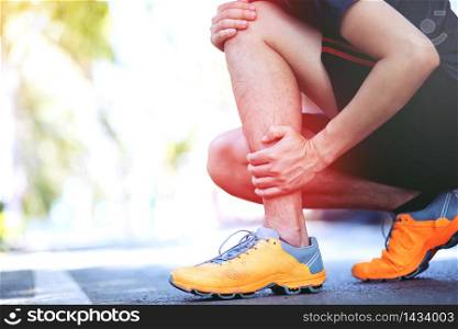 Runners knee pain at the park