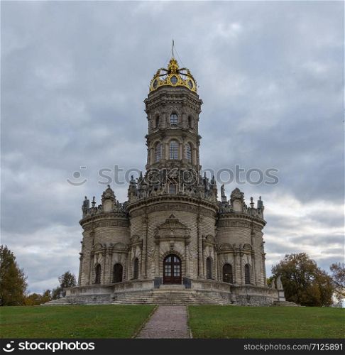 Russia October 5, 2019 the estate of Dubrovitsy, view of the Znamenskaya Church, photo taken in the fall, afternoon on a cloudy day. znamensky church