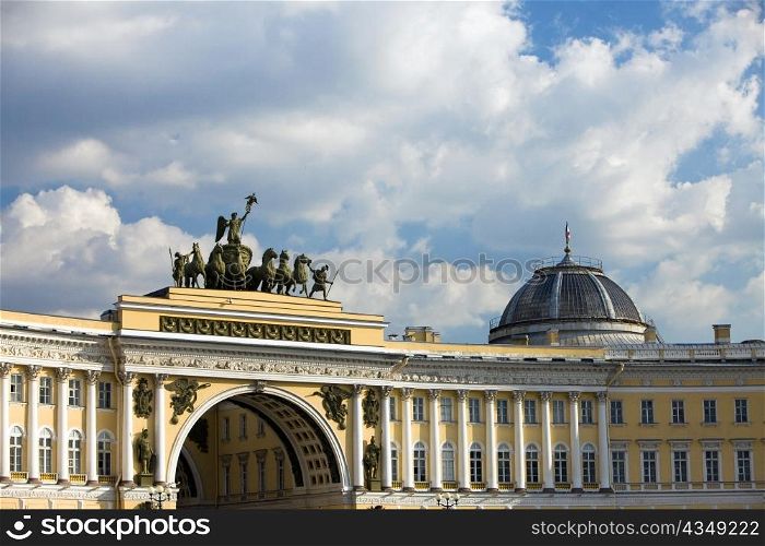 Russia, Saint Petersburg, palace square, Arch of General Army Staff Building