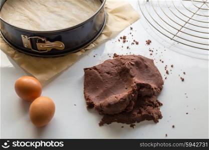 Russian plucking cake is prepared in a baking dish . Russian plucking cake is prepared in a baking dish.