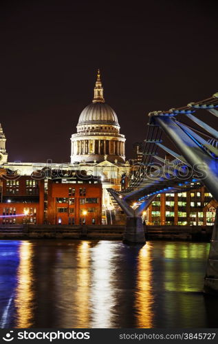 Saint Paul&rsquo;s cathedral in London, United Kingdom in the evening