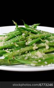 Salad of green beans with garlic and parmesan