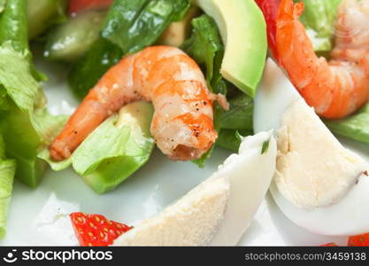 salad of shrimp and vegetables