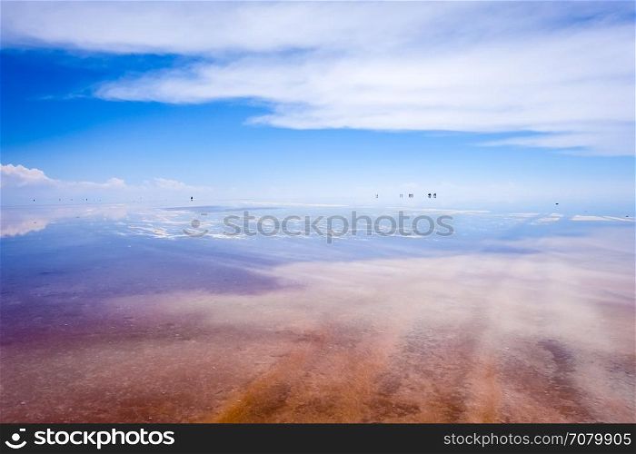 Salar de Uyuni salt flats desert, Andes Altiplano, Bolivia
