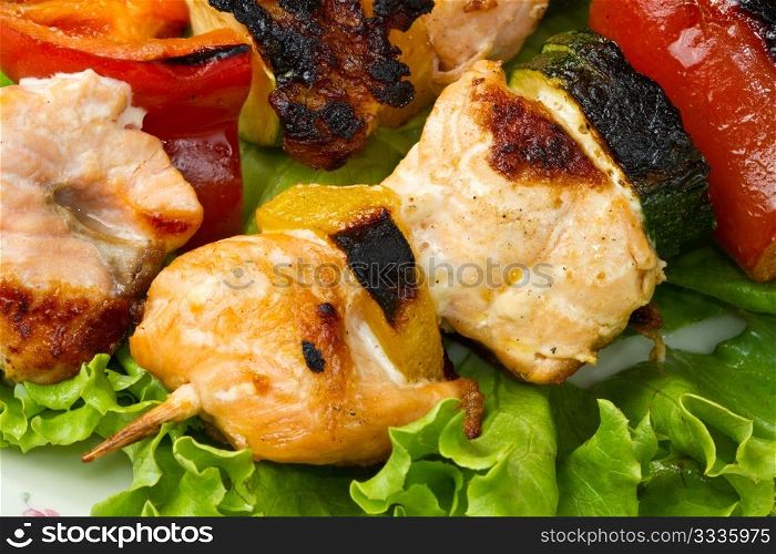 salmon kebab with zucchini and peppers