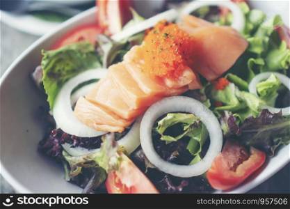 salmon salad with Healthy vegetables