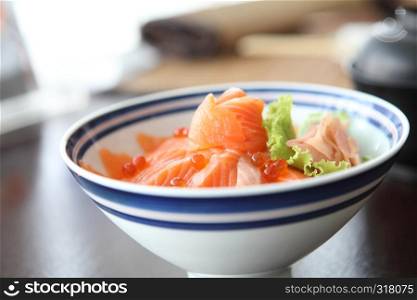 Salmon sushi don