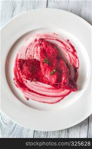 Scaloppini - chicken with beetroot sauce