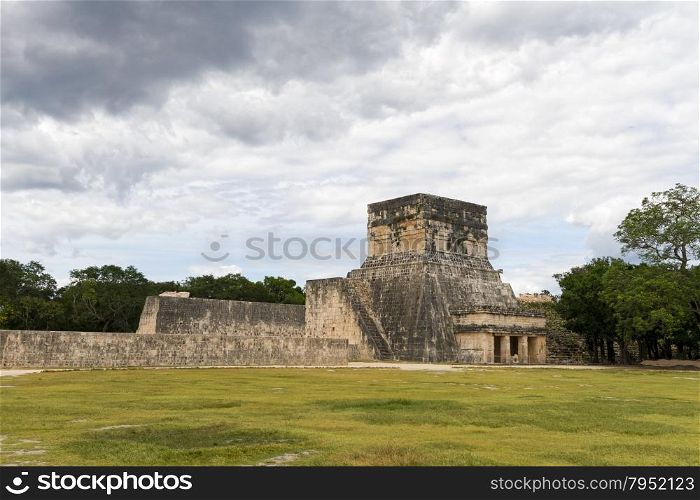 Scenic views of Chichen Itza Maya ruins on Yukatan Peninsula, Mexico.