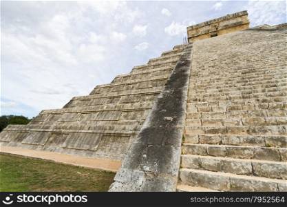 Scenic views of Chichen Itza Maya ruins on Yukatan Peninsula, Mexico.