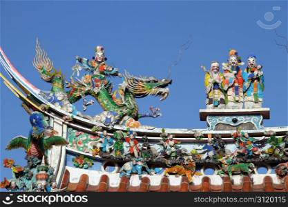 Sculptures on the roof of chinese temple in Lukang, Taiwan
