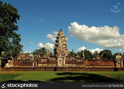 sdok kak thom is an khmer ancient temple