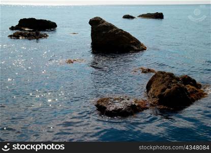 Sea landscape with rocks and water surfa?e.