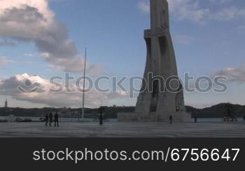 Seefahrerdenkmal mit Darstellung von Pedro Nunes in Lissabon