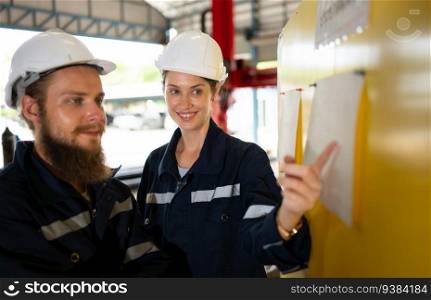 Senior engineer introduce work procedures in the heavy equipment industry. for trainee engineers