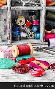 Set beads,thread,bobbins and accessories for making jewelry