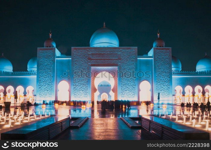 sheikh zayed grand mosque at dusk, Abu Dhabi, UAE