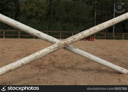 Show jumping course, Crosspiece hurdle close to