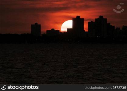 Silhouette of buildings at sunset, Chicago, Illinois, USA