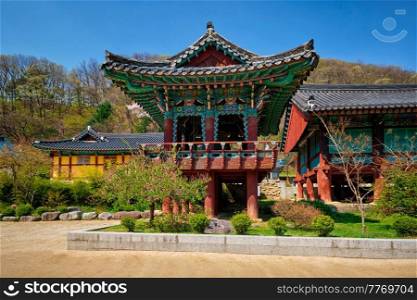 Sinheungsa Buddhist temple in Seoraksan National Park, Seoraksan, South Korea. Sinheungsa temple in Seoraksan National Park, Seoraksan, South Korea