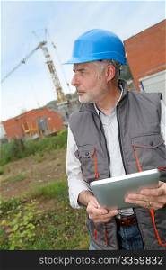 Site manager using electronic tablet