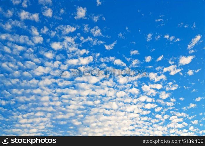 sky and empty space in oman the fluffy cloudy